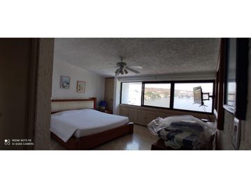 CASA EN VENTA A ORILLA DEL LAGO 