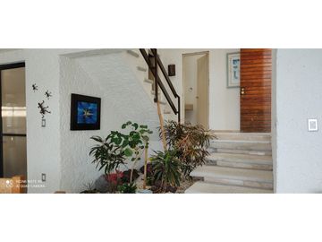 CASA EN VENTA A ORILLA DEL LAGO 
