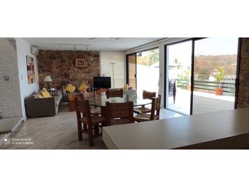 CASA EN VENTA A ORILLA DEL LAGO 