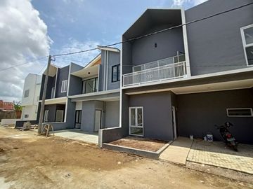 Rumah Baru di Tanimulya Cimahi Dekat SMAN 1 Ngamprah.