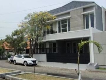 Rumah Manyar Tirtoasri Strategis, baru gress minimalis