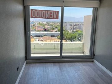 Departamento en venta de 1 dorm. en La Cisterna