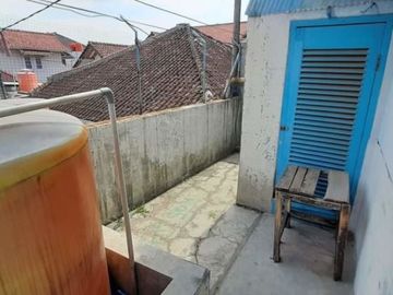 Kosan Lama Strategis Kurang Terawat Binong Batununggal Bandung