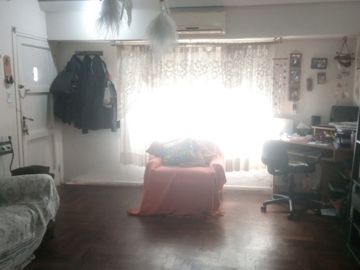 Casa PH en venta en Caseros
