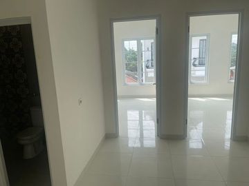 Brand New 2.5Lt, Siap Huni, Cluster di Cendana, Cinere