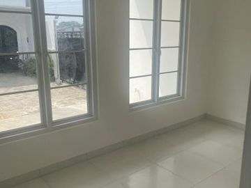 Brand New 2.5Lt, Siap Huni, Cluster di Cendana, Cinere