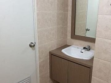 JUAL Apartemen Cosmo Terrace STUDIO Furnish high floor.