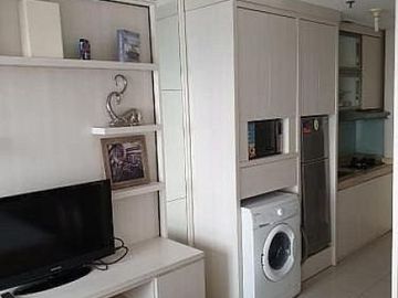 JUAL Apartemen Cosmo Terrace STUDIO Furnish high floor.