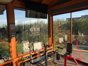 Residencia Exclusiva con Amplio Terreno en Condominio de Temuco Poniente