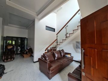 Rumah Mewah Jatisampurna Bekasi 3 Lantai Deket Tol Jatiwarna