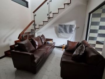 Rumah Mewah Jatisampurna Bekasi 3 Lantai Deket Tol Jatiwarna