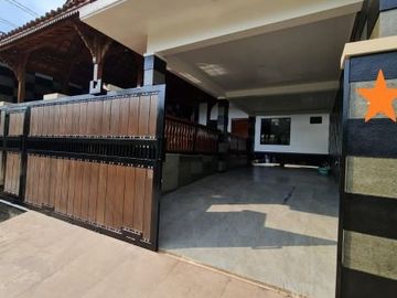 Rumah Mewah Jatisampurna Bekasi 3 Lantai Deket Tol Jatiwarna