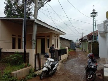 RUMAH DIJUAL MURAH DI KOMPLEK PARAHIANGAN KENCANA