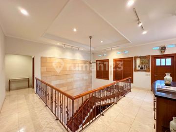 Rumah Mewah di Area Premium Tebet Barat, Akses Lebar
