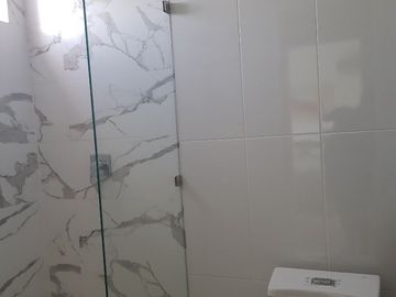 Elegante casa a estrenar en Casalaguna/entrega inmediata/ cerca de Riocentro Dorado