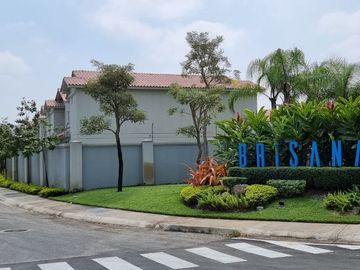 Elegante casa a estrenar en Casalaguna/entrega inmediata/ cerca de Riocentro Dorado