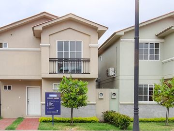 Elegante casa a estrenar en Casalaguna/entrega inmediata/ cerca de Riocentro Dorado