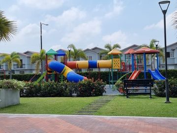 Elegante casa a estrenar en Casalaguna/entrega inmediata/ cerca de Riocentro Dorado