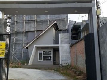 Luxury Cluster at Pondok Labu Jaksel 2.8 M an Swimming Pool Concept (darus)