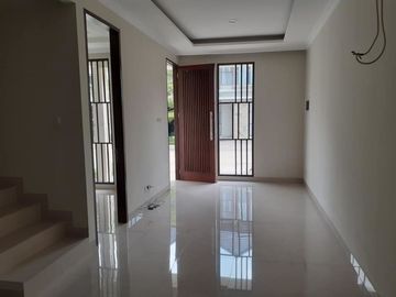 Ready Townhouse Strategis Hook Luas Modern Pondok Bambu Jakarta
