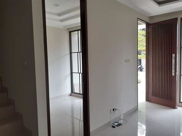 Ready Townhouse Strategis Hook Luas Modern Pondok Bambu Jakarta