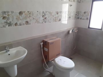 Ready Townhouse Strategis Hook Luas Modern Pondok Bambu Jakarta