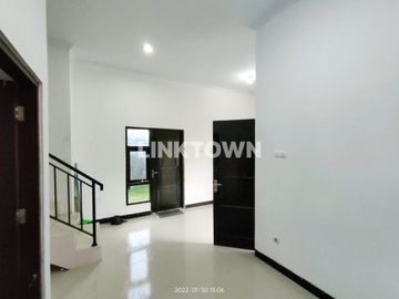 Dijual Rumah 2 Lantai di Mangesti Selangkah ke Pusat Kota Solo
