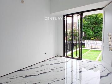 Rumah Bagus Sudah Renovasi Siap Huni Di Emerald Bintaro