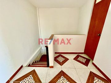 🏠 ¡OPORTUNIDAD ÚNICA EN CHICLAYO! 🌟

¿Estás buscando una casa linda y cómoda para tu familia? ¡No busques más! Tenemos la opción perfecta para ti: