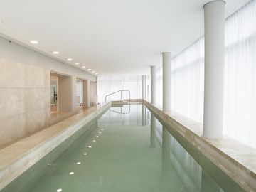 Excelente tres ambientes en complejo Al Río - Venta con renta