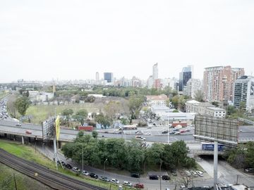 Excelente tres ambientes en complejo Al Río - Venta con renta