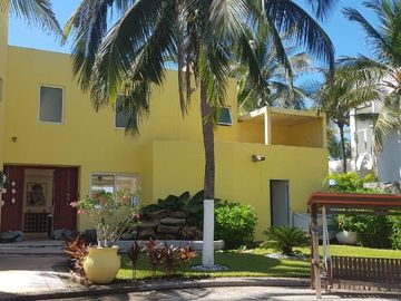CASA EN RENTA POR DÍA EN BARRA VIEJA SOBRE PLAYA, ACAPULCO EN LO MEJOR DE AC
