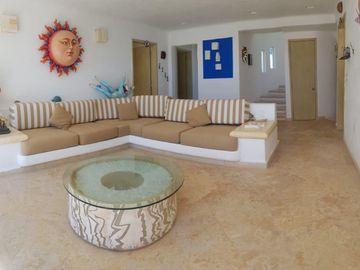 CASA EN RENTA POR DÍA EN BARRA VIEJA SOBRE PLAYA, ACAPULCO EN LO MEJOR DE AC