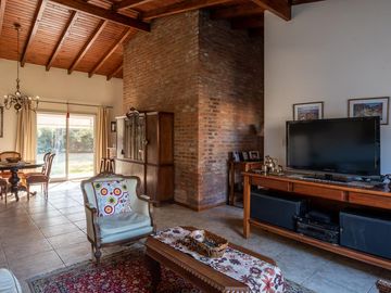 EN VENTA - CASA DE 3 DORMITORIOS - FUNES HILLS, CADAQUÉS