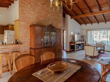 EN VENTA - CASA DE 3 DORMITORIOS - FUNES HILLS, CADAQUÉS