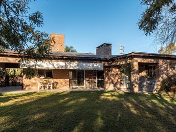 EN VENTA - CASA DE 3 DORMITORIOS - FUNES HILLS, CADAQUÉS