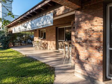 EN VENTA - CASA DE 3 DORMITORIOS - FUNES HILLS, CADAQUÉS