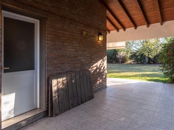 EN VENTA - CASA DE 3 DORMITORIOS - FUNES HILLS, CADAQUÉS