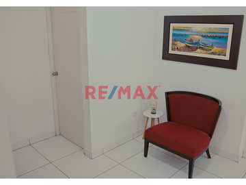 🌊 ¡Vive la experiencia de Huanchaco todos los días! 🏖️

🏡 Tu próximo hogar te espera en un tercer piso con ascensor, diseñado para brindarte comodid