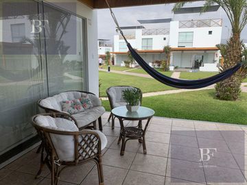 Casa de Playa en fila V-2  en Condominio Asia del Mar