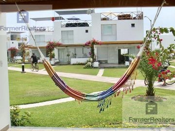 Casa de Playa en fila V-2  en Condominio Asia del Mar