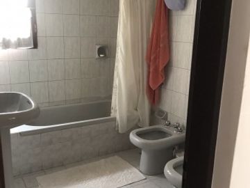 CASA EN VENTA 4 HAB. / JARDIN / QUINCHO - BARRIO HUILICHES