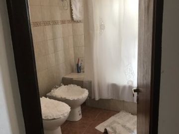 CASA EN VENTA 4 HAB. / JARDIN / QUINCHO - BARRIO HUILICHES