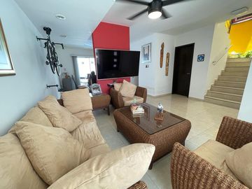 CASA EN RENTA de 4 RECAMARAS EN RIVIERA VERACRUZANA LOMAS RESIDENCIAL