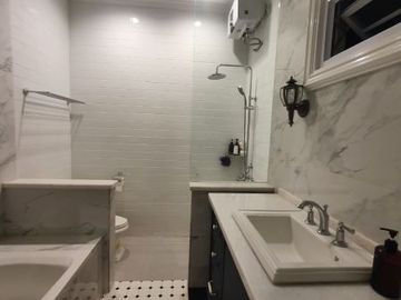 Dijual Rumah De Latinos BSD City New American Classic Modern, Furnished Bagus Siap Huni Murah
