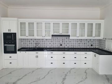 Dijual Rumah De Latinos BSD City New American Classic Modern, Furnished Bagus Siap Huni Murah