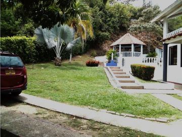 VENTA  O PERMUTA CASA CAMPESTRE CARMEN DE APICAL  1097 M2