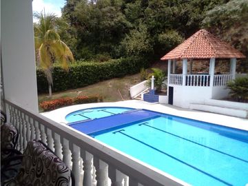 VENTA  O PERMUTA CASA CAMPESTRE CARMEN DE APICAL  1097 M2