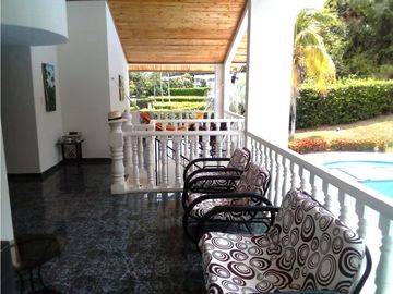 VENTA  O PERMUTA CASA CAMPESTRE CARMEN DE APICAL  1097 M2