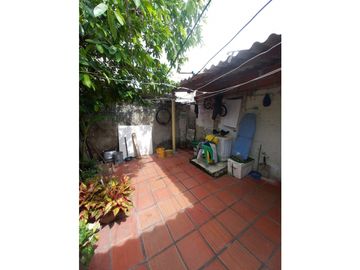 Comoda Casa + Apartamento en VENTA Barrio La VICTORIA